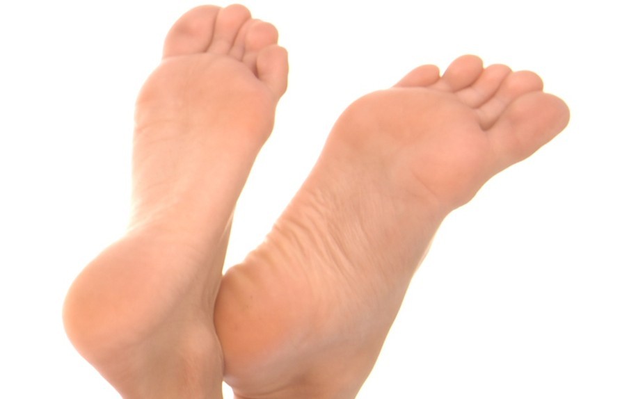 Erica Menas Feet 
