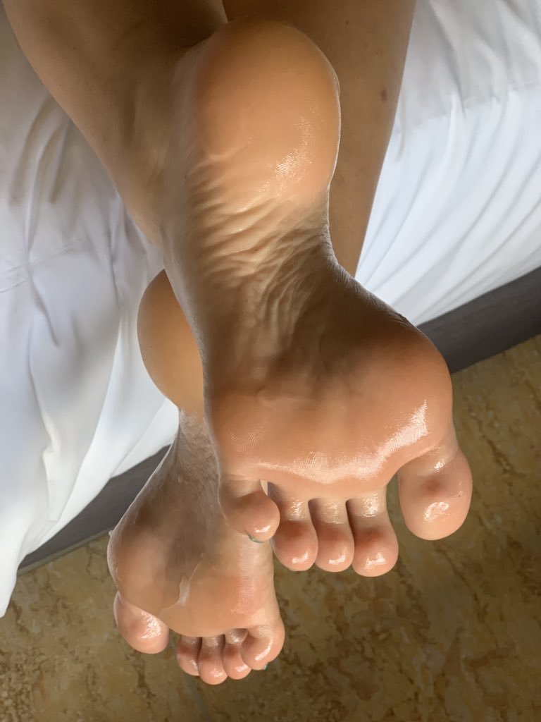 Perfect toes footjob compilation