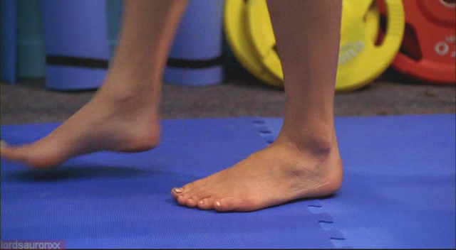 kristin kreuk feet Kristin Kreuk's Feet amanda michelle seyfried freida