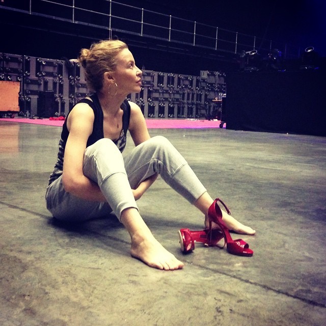 http://pics.wikifeet.com/Kylie-Minogue-Feet-1463928.jpg