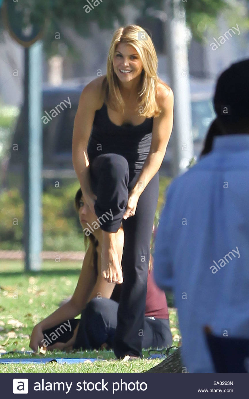 Lori Loughlin S Feet I Piedi Di Lori Loughlin Page