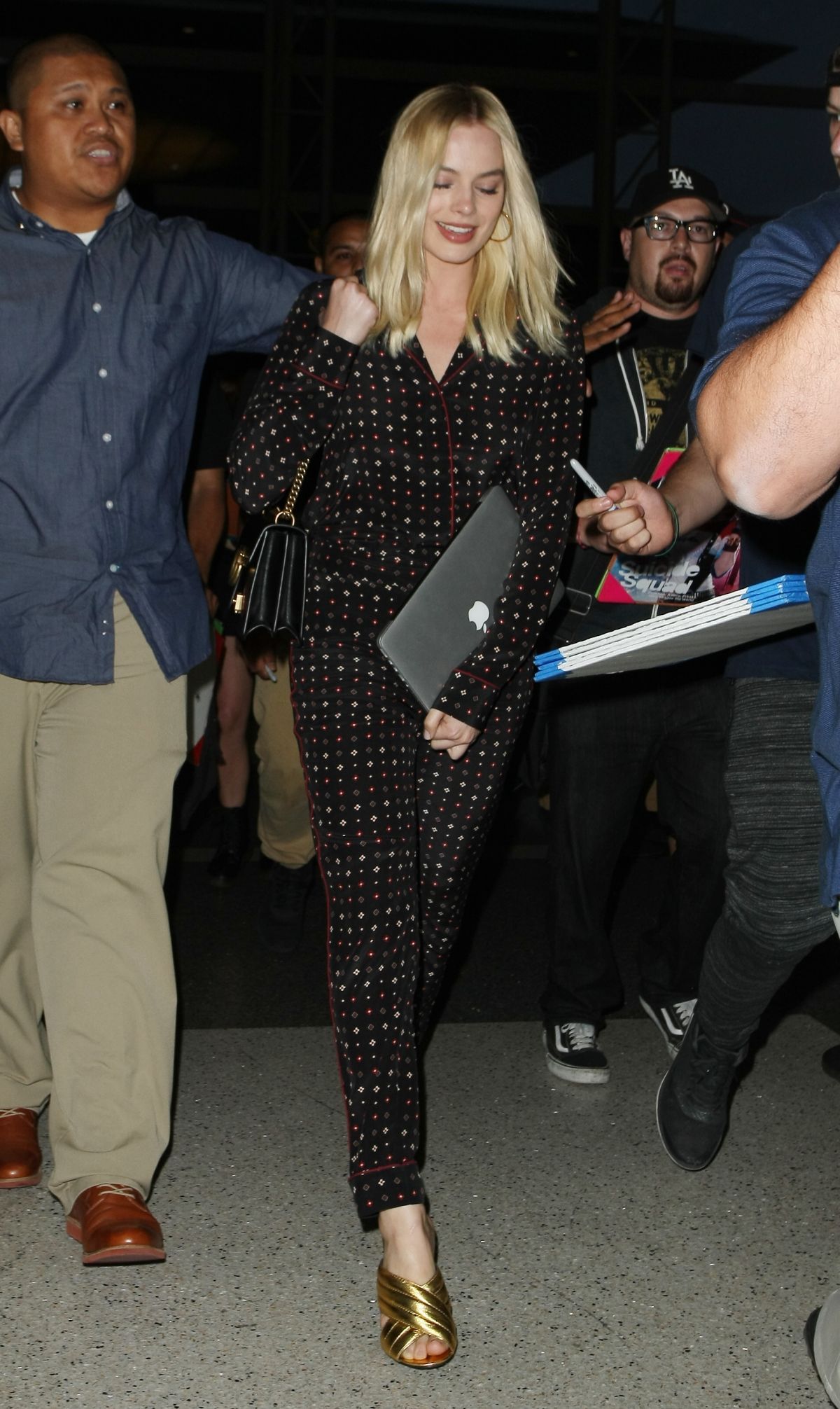 Margot Robbie S Feet I Piedi Di Margot Robbie Page 8100 | The Best Porn