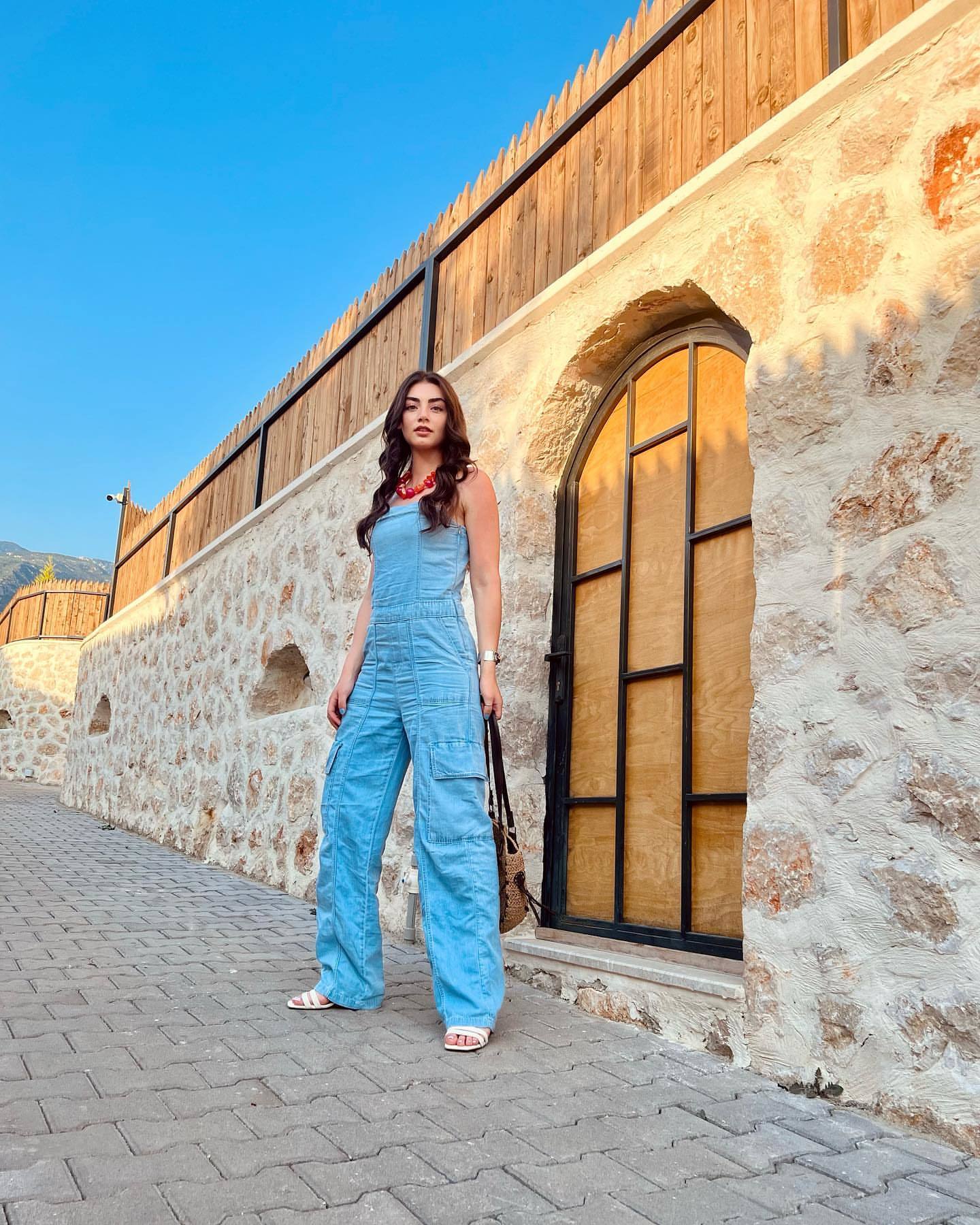 Özge Törers Feet << wikiFeet