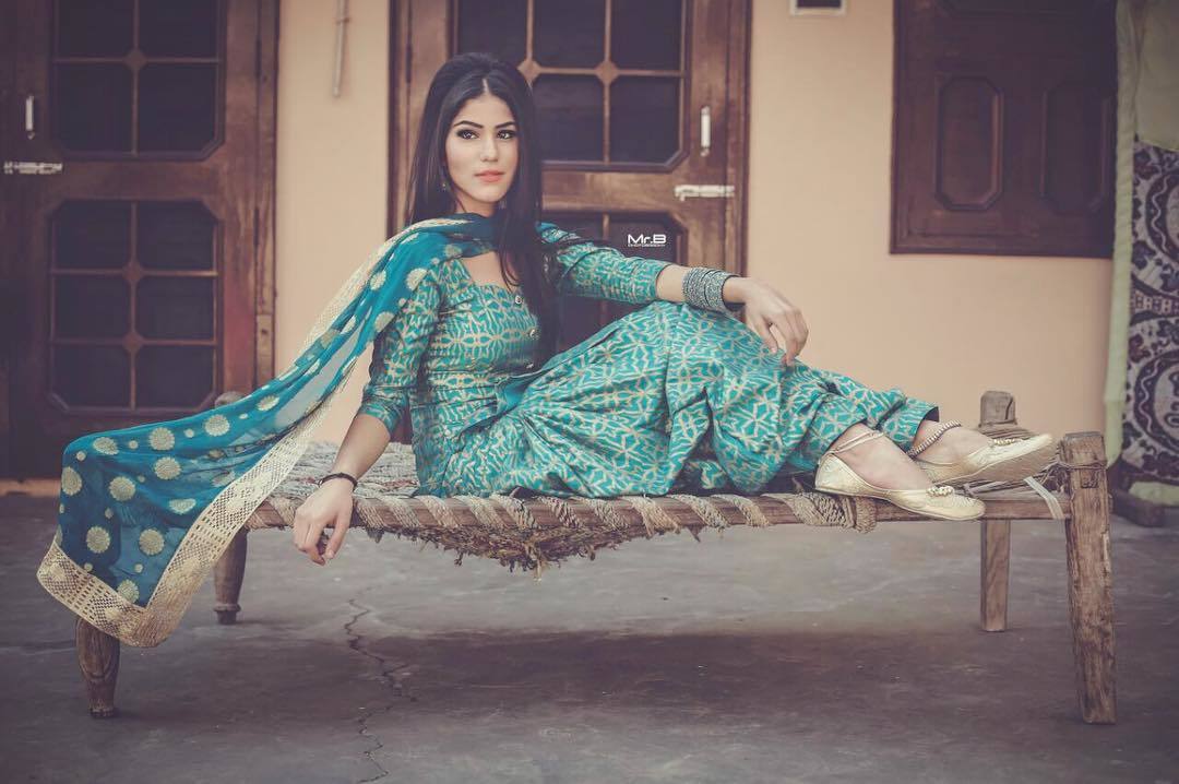 Feet of Aaveera Singh Masson