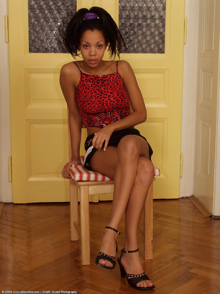 Adanna Royal's feet