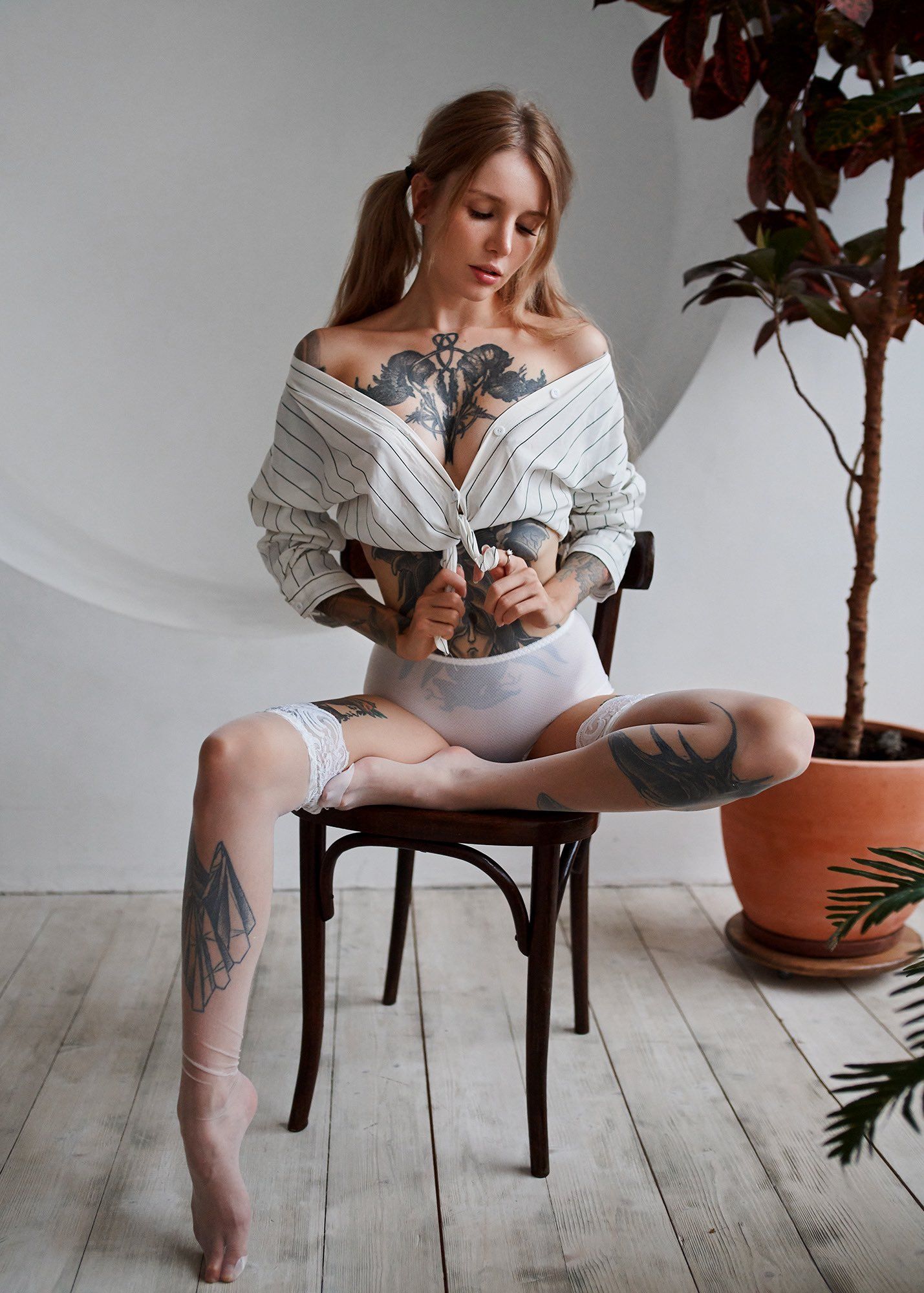 Alena German's feet