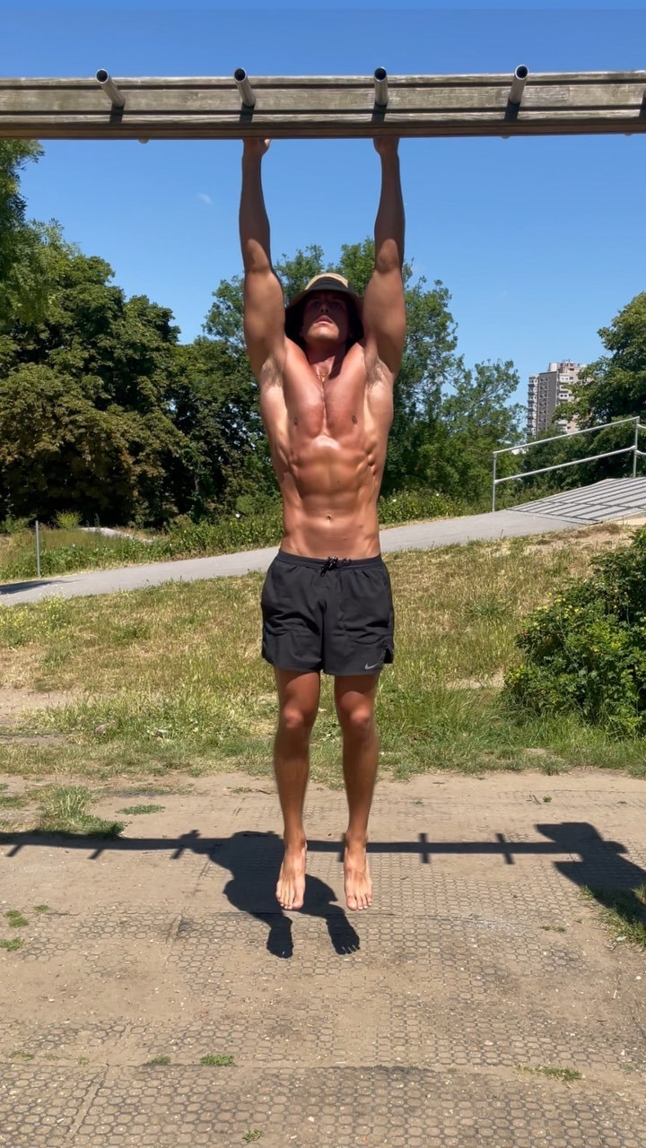 Alex Snell's feet