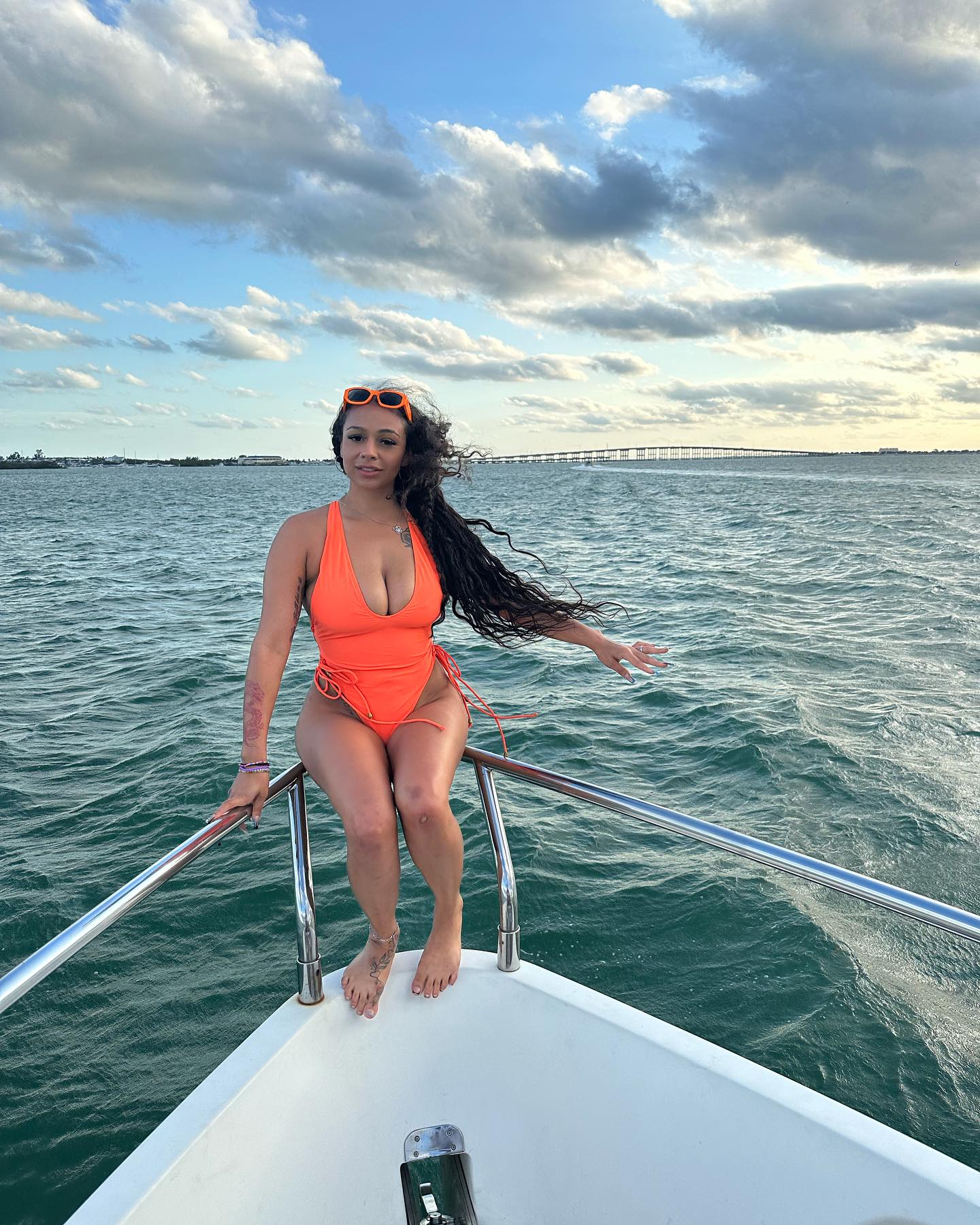 Ali Cash's feet