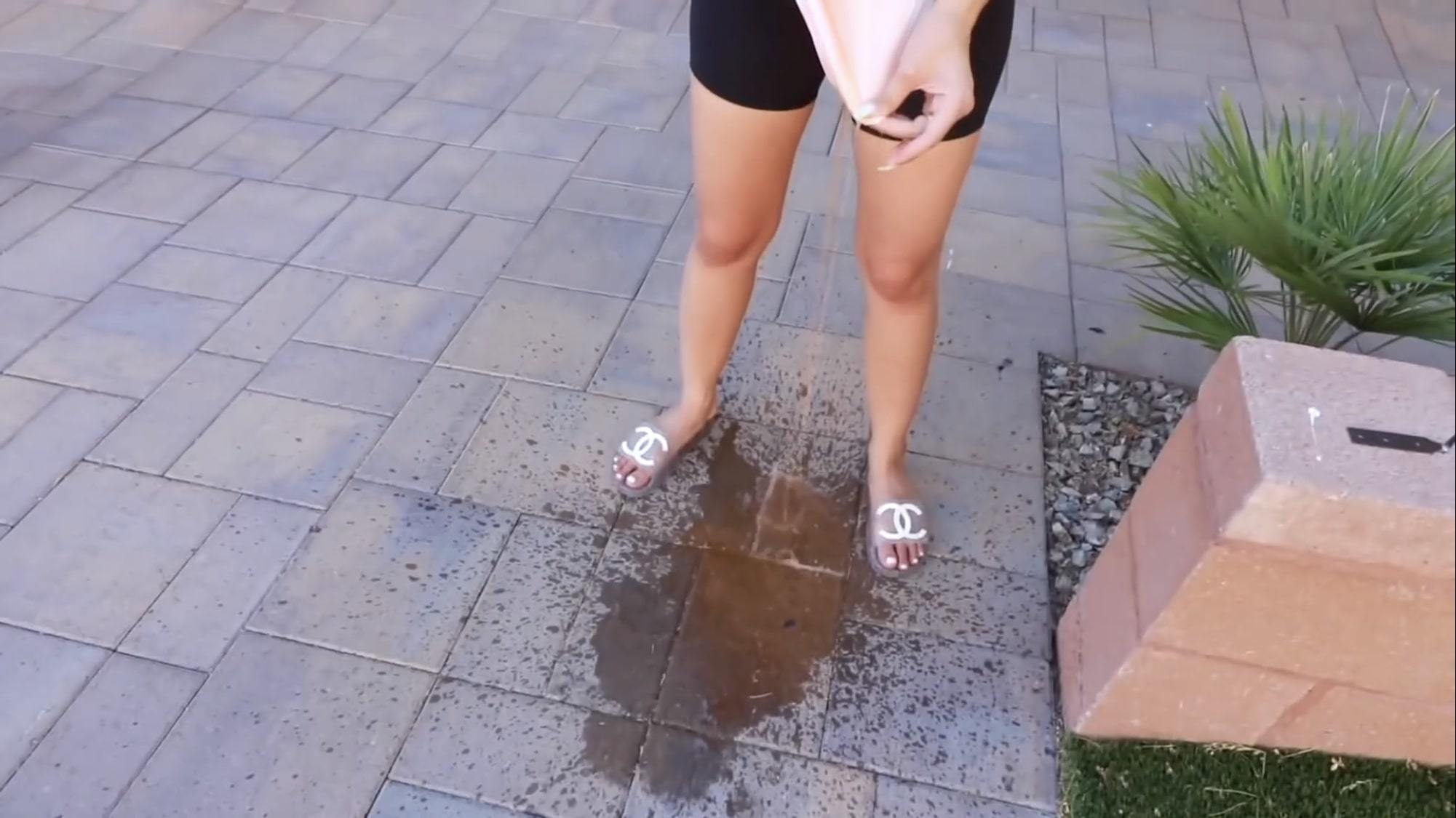 Alia Shelesh's Feet << wikiFeet