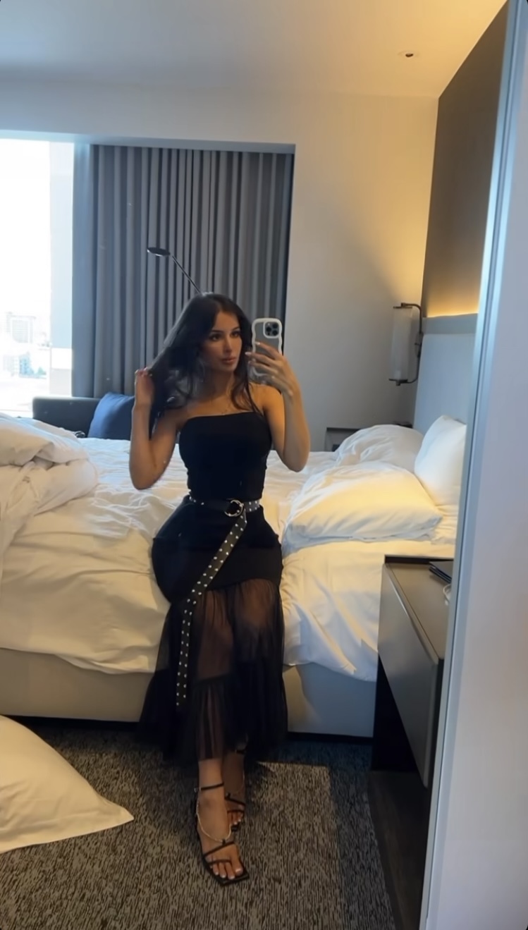 Alia Shelesh's Feet << wikiFeet