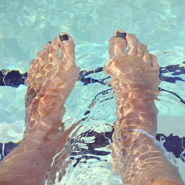 Aline Barta's Feet - I piedi di Aline Barta - Celebrities Feet 2022