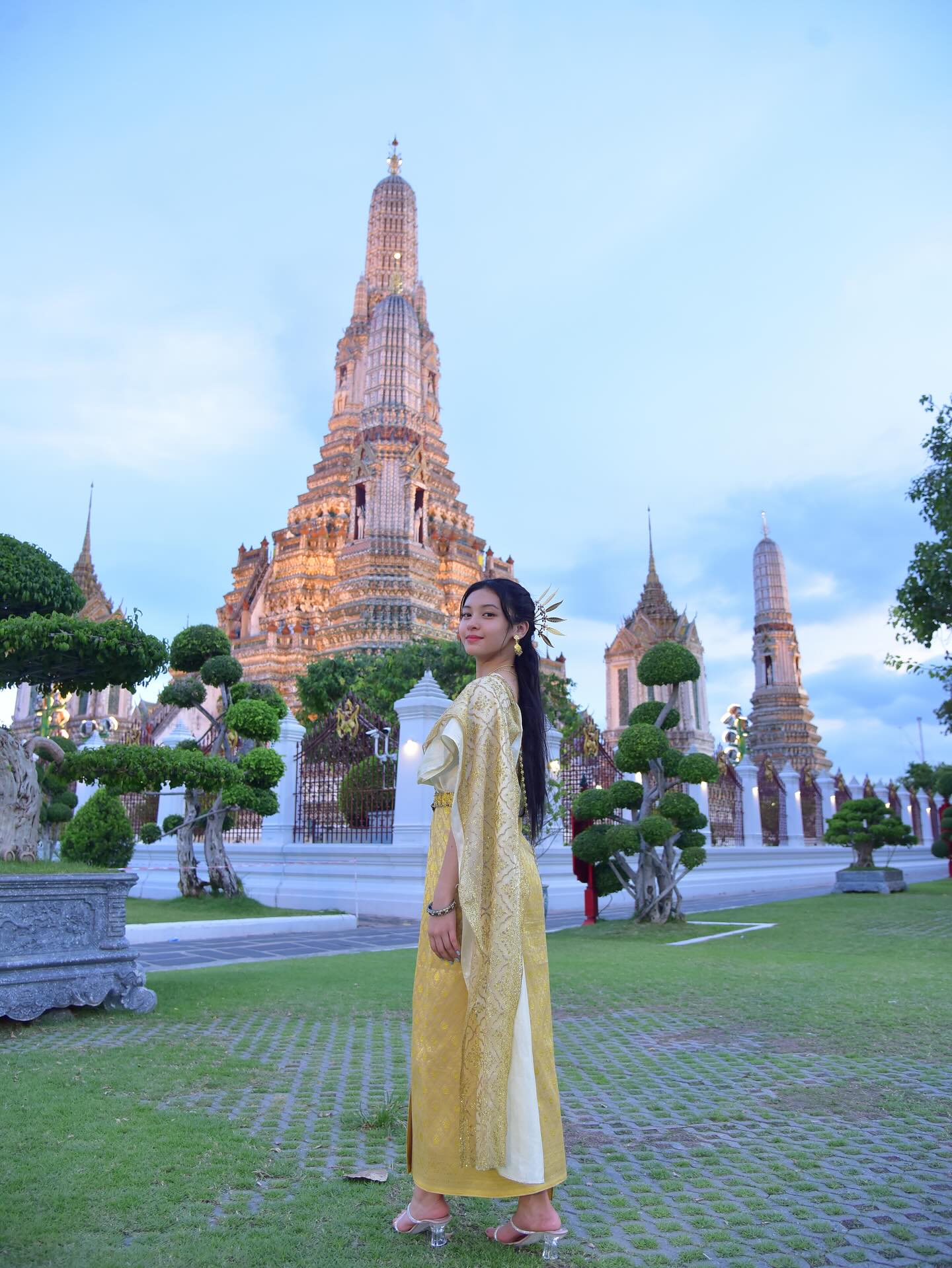 Aliya Raymundo's feet