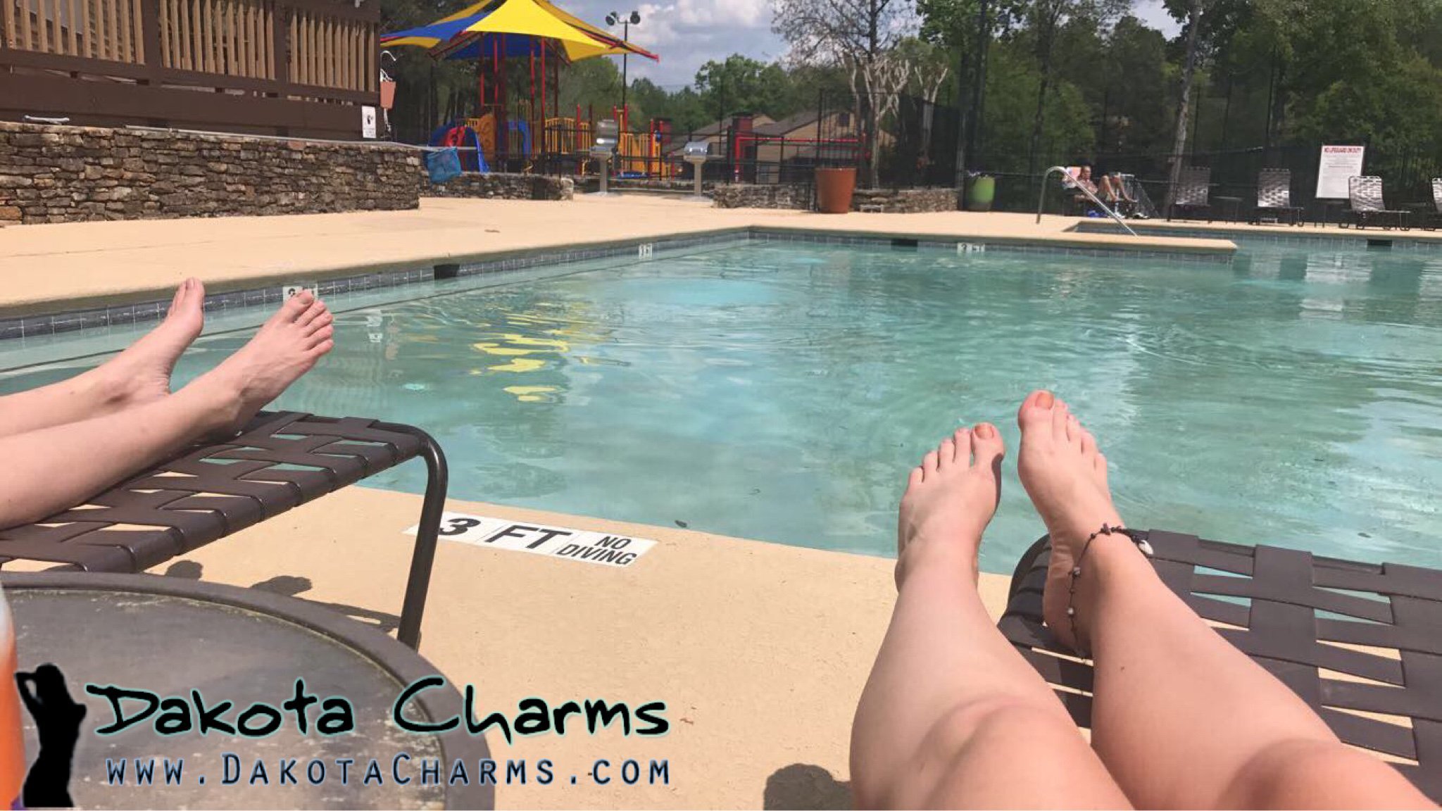 Alora Jaymes's feet