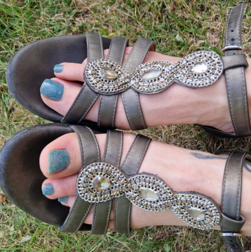 Amber Phoenix's feet