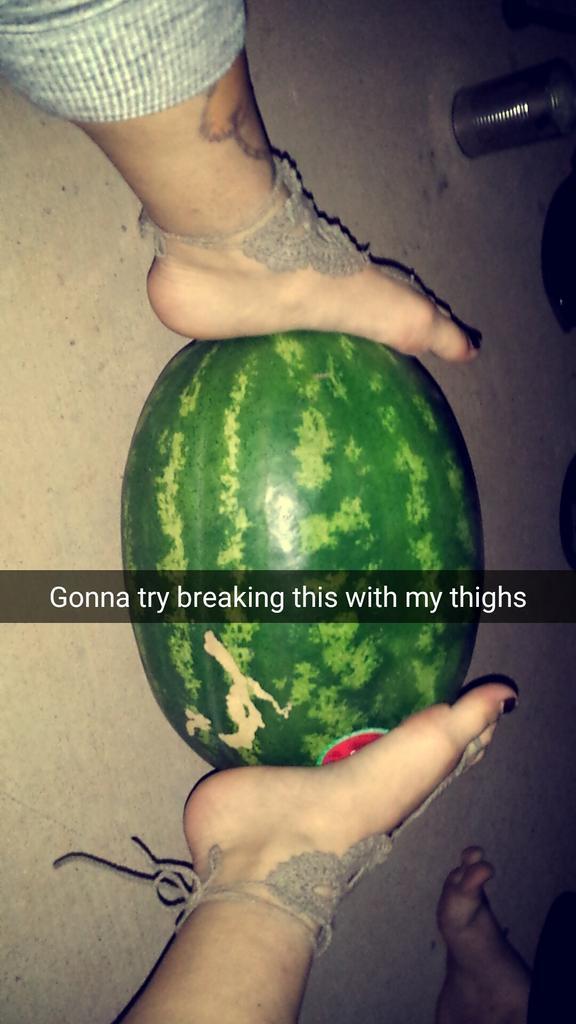 Amelia Dire's feet