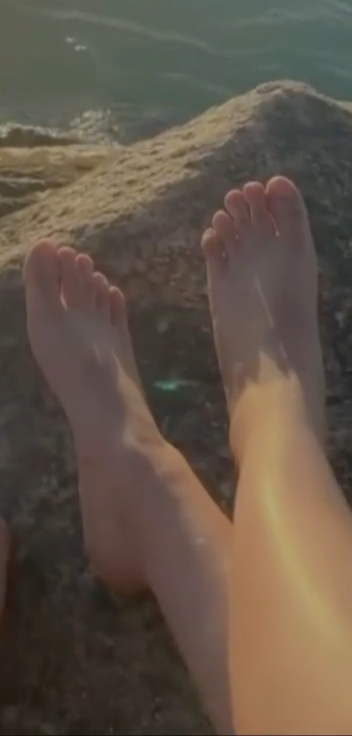 Amulya Xxx Video - Amulya Rattan's Feet << wikiFeet