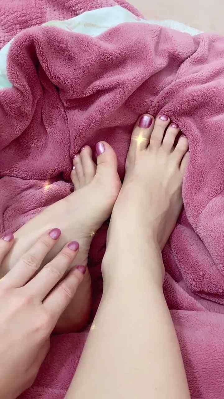 Feet of Ana Carolina Madeira