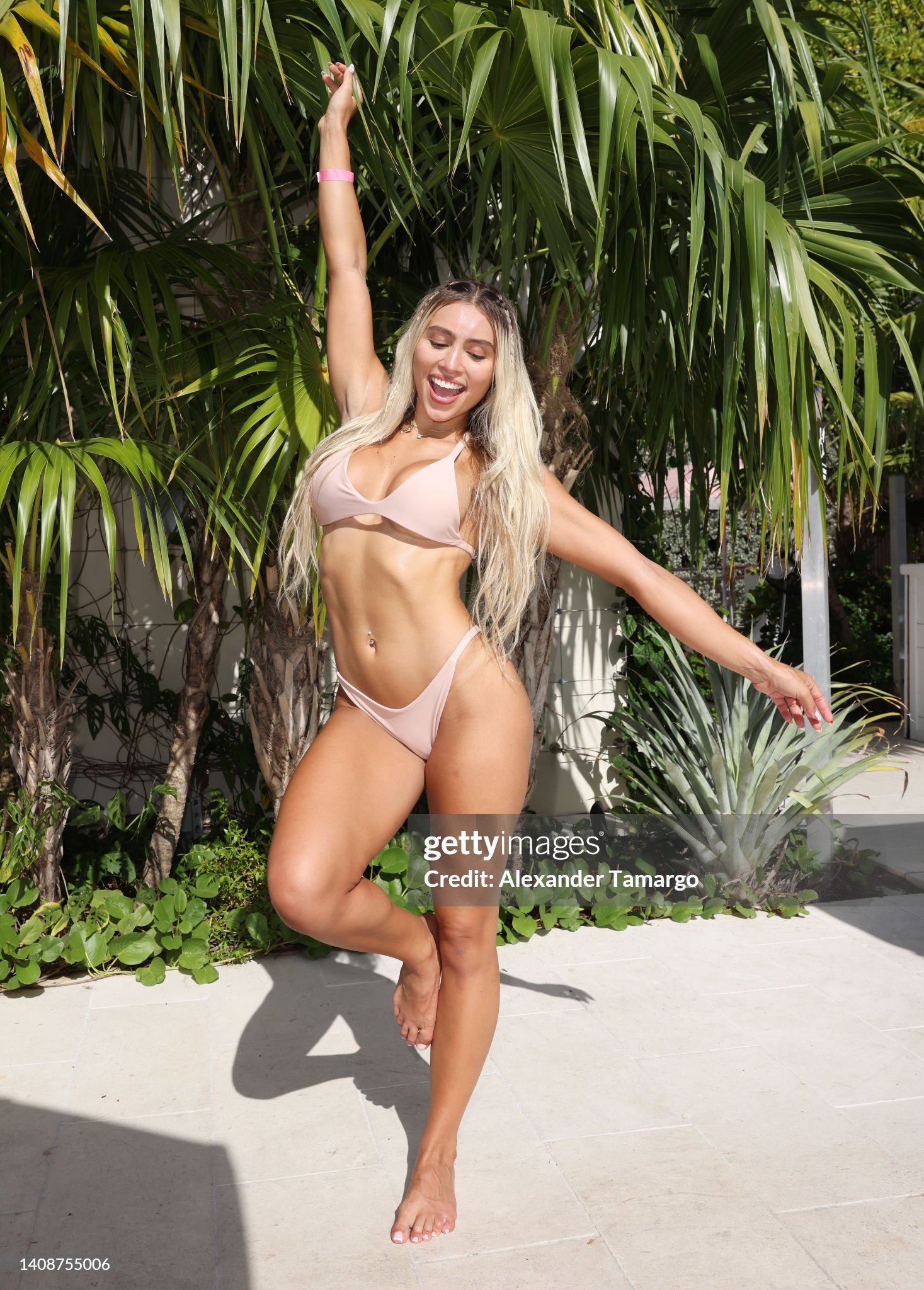 Andrea Carmona's feet