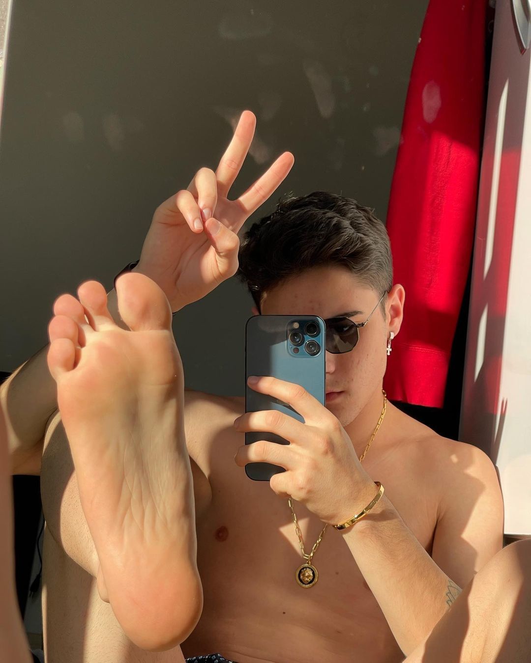 Male feet onlyfans cny.2359media.come @malefeetcustome