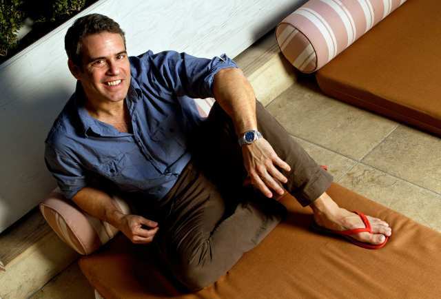 andy cohen descalzo