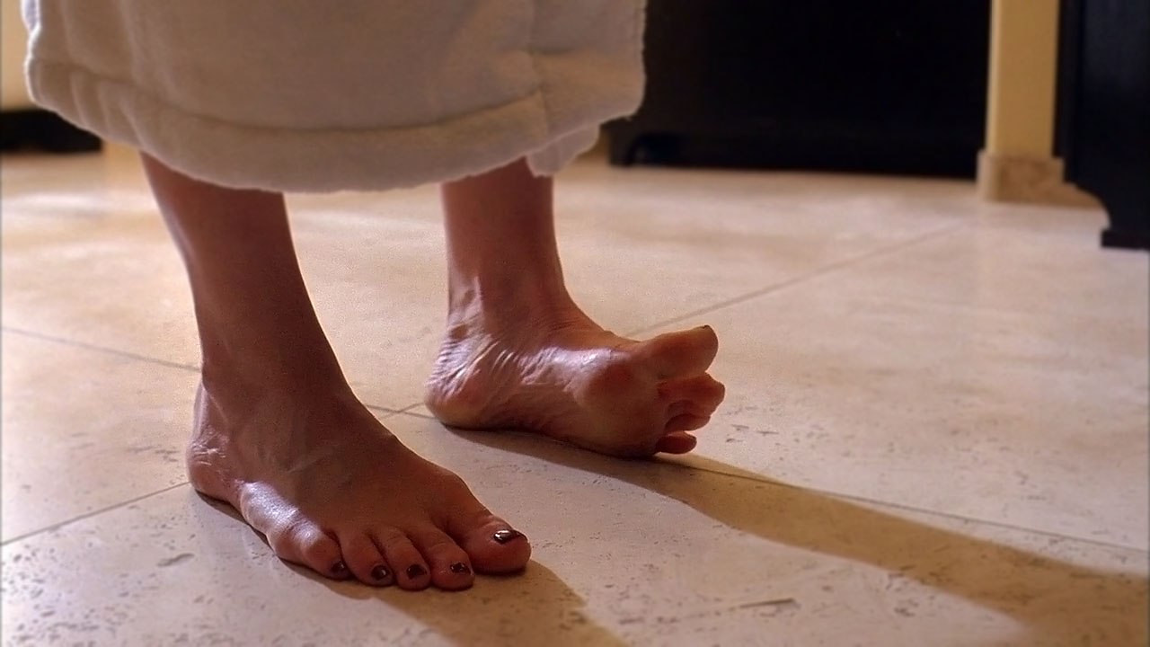 Anna Gunn Feet