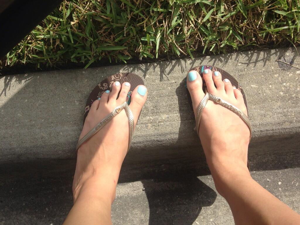Ashley Power Garner's Feet <<