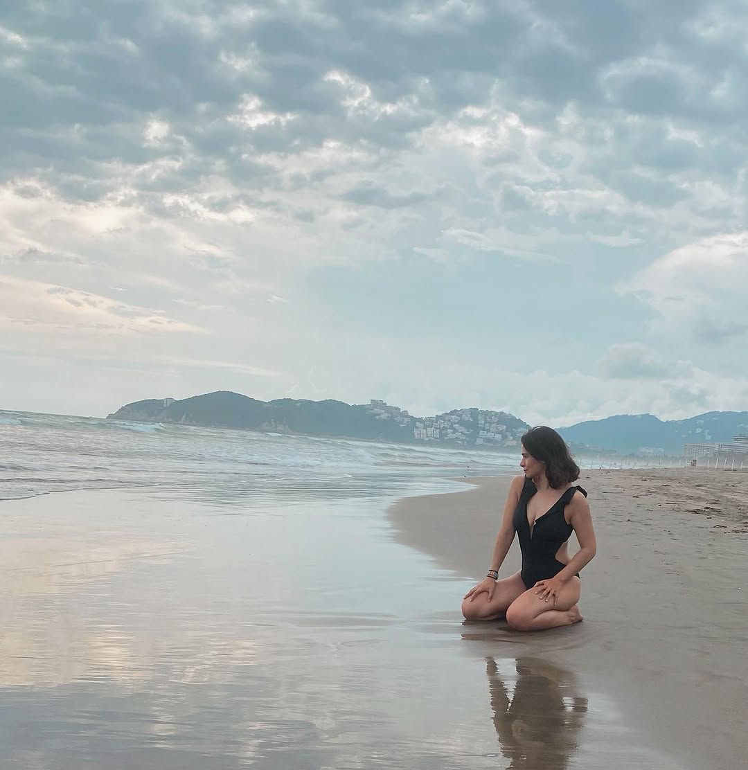 Feet of Astrid Prado