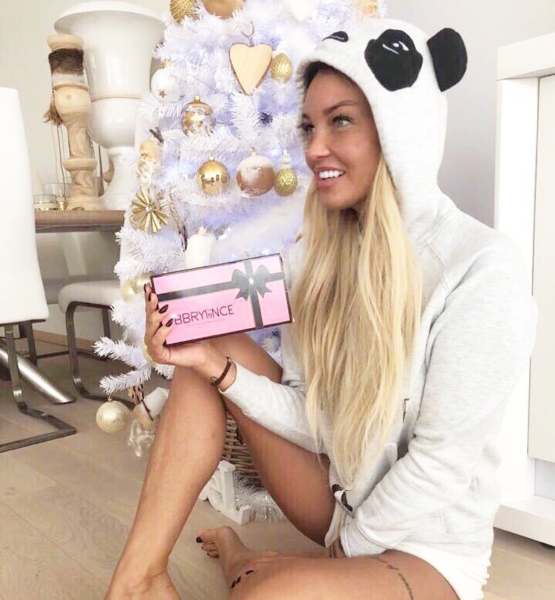 Feet of Aurélie Dotremont