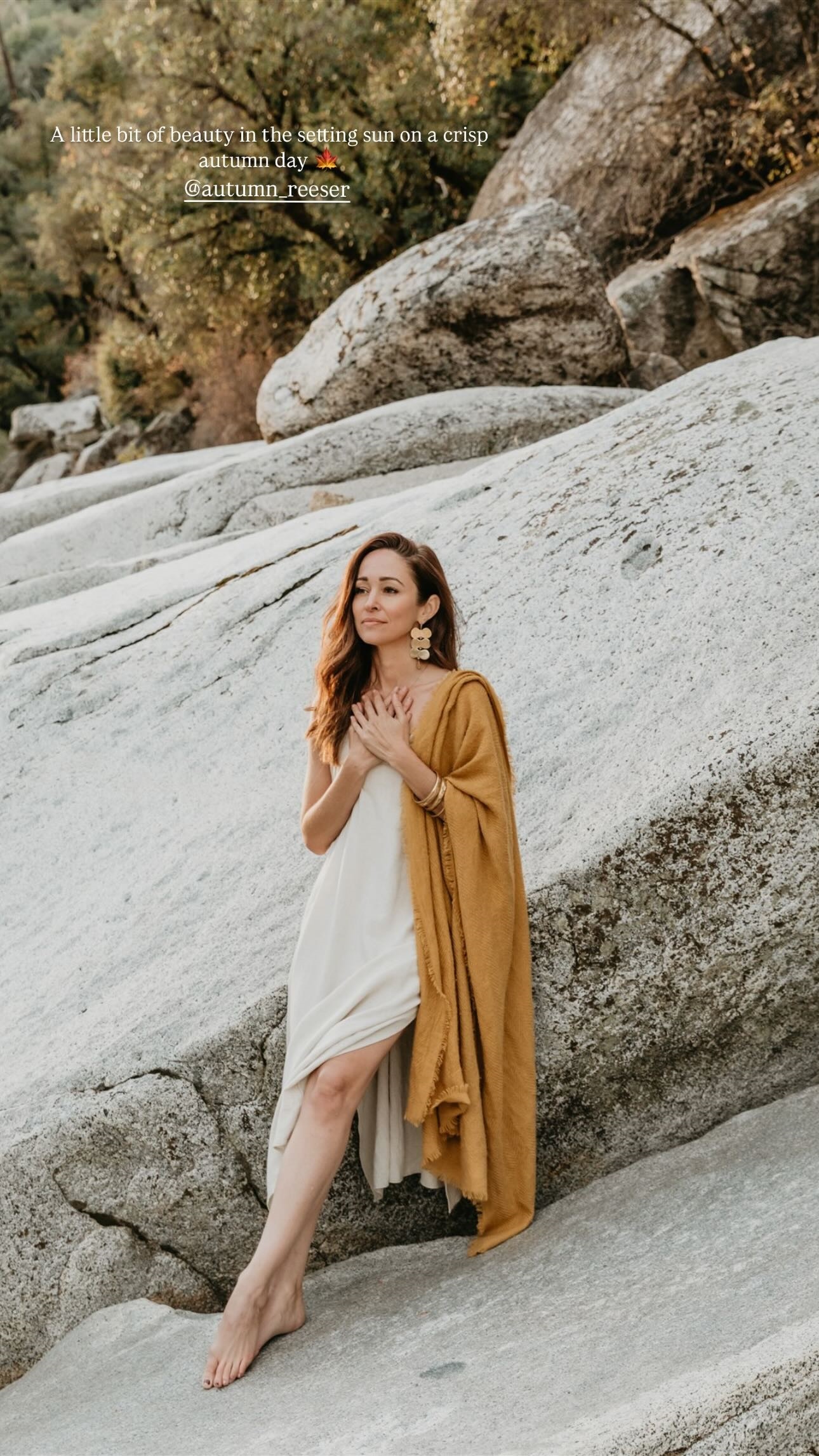 https://pics.wikifeet.com/Autumn-Reeser-Feet-9343083.jpg