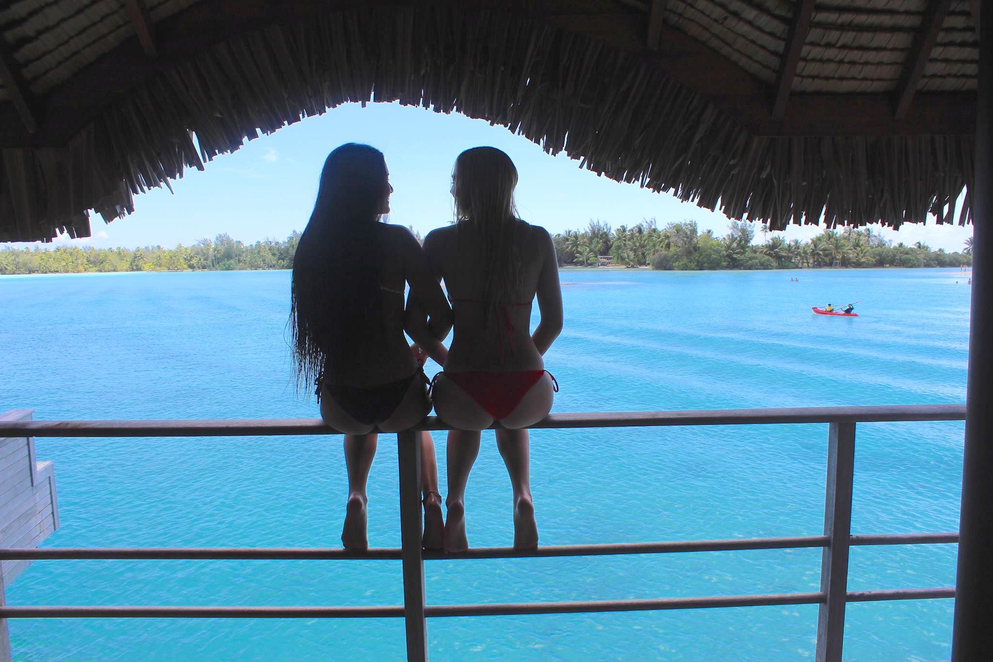 Feet of Ava Locklear