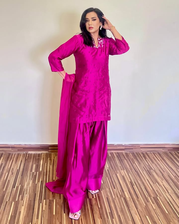 Ayesha Gul - Celebrity photo