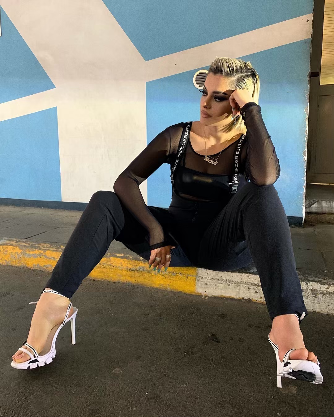 Bebe Rexha Legs Feet