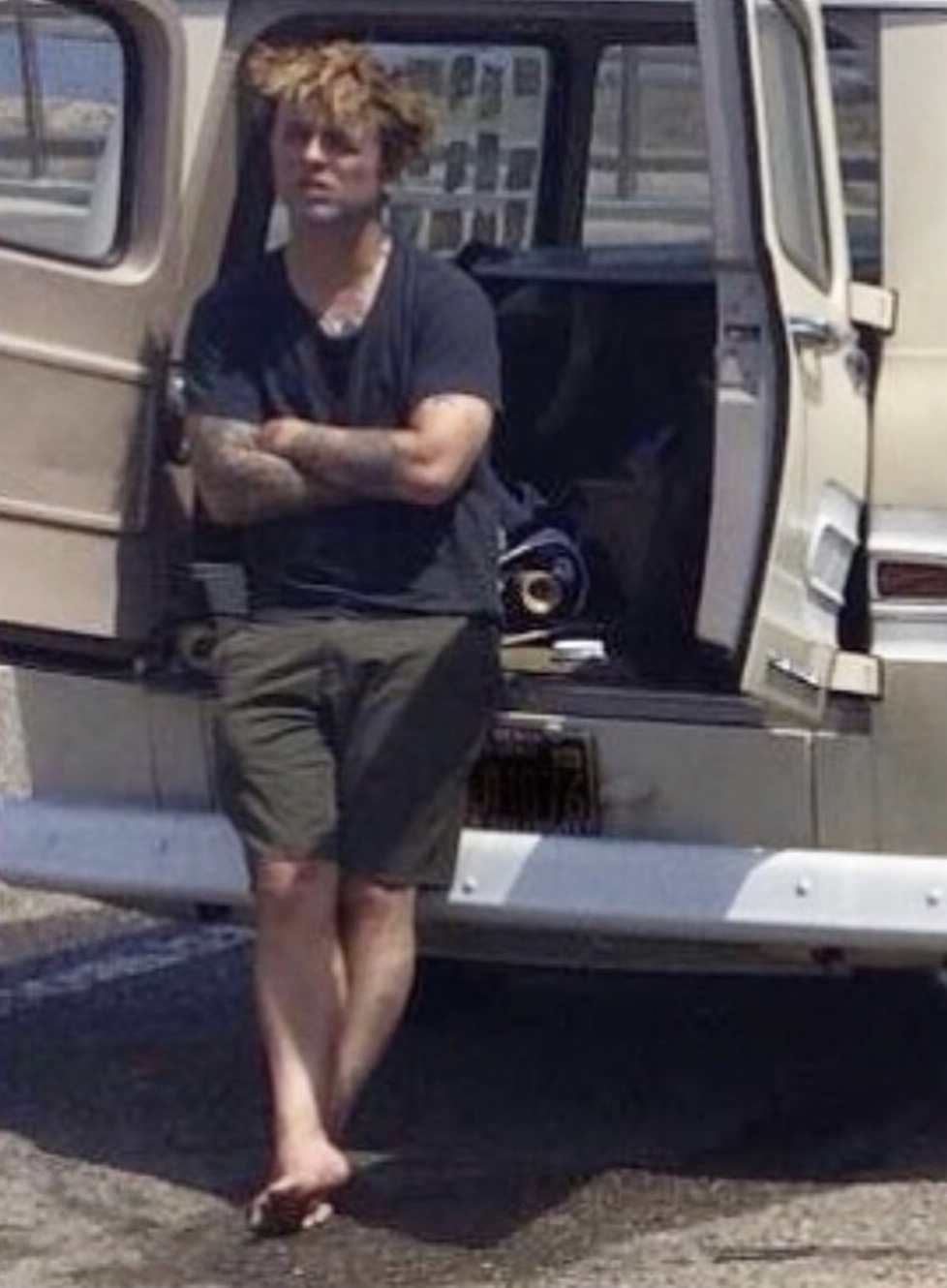 Billie-Joe-Armstrong-Feet-5262595.jpg