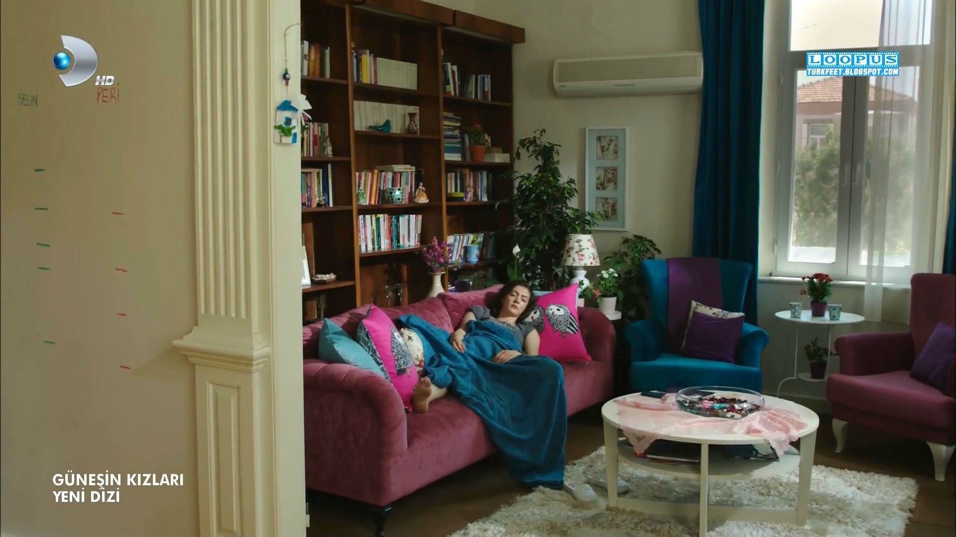 Feet of Burcu Özberk