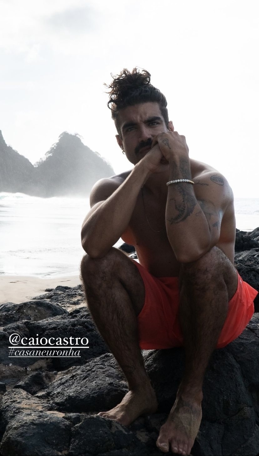 Kaio castro pelado