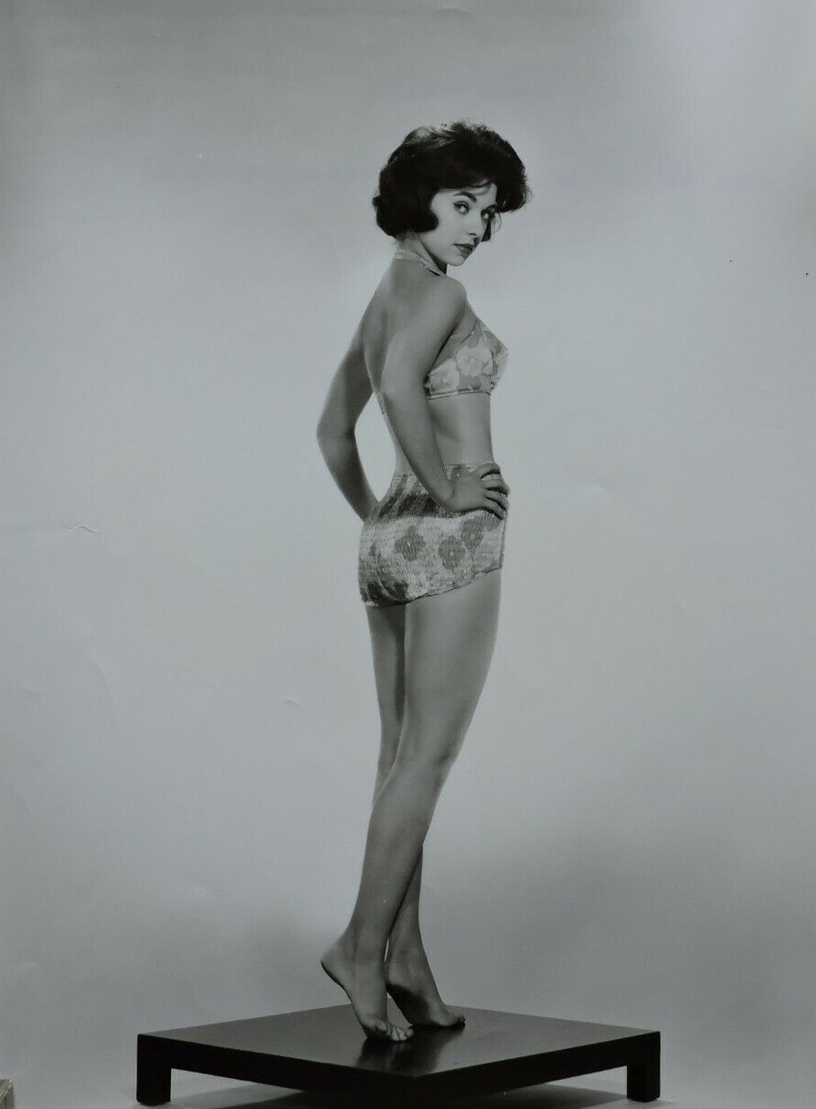 Carmen Phillips's Feet << wikiFeet