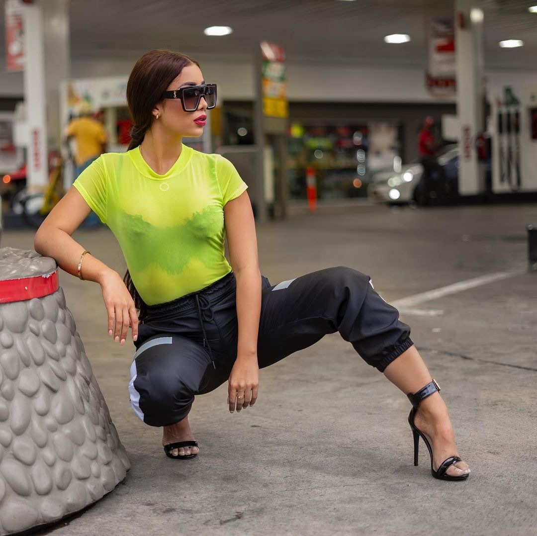 Feet of Caro Brito