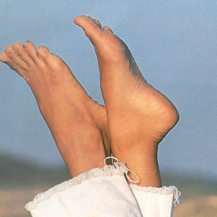 Carolina Ardohain's Feet