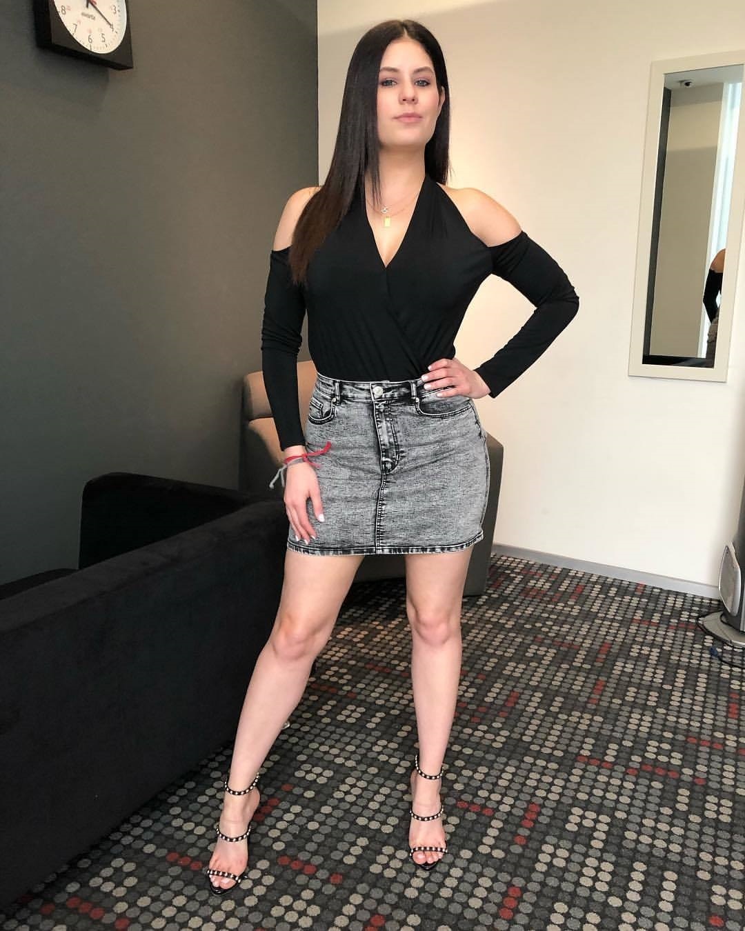 Feet of Carolina Padrón