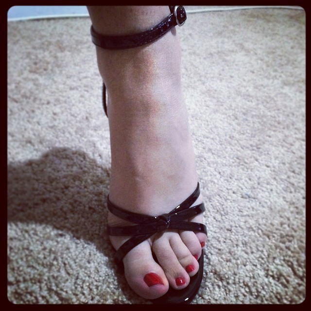 Cassandra Cain's Feet - I piedi di Cassandra Cain - Celebrities Feet ...