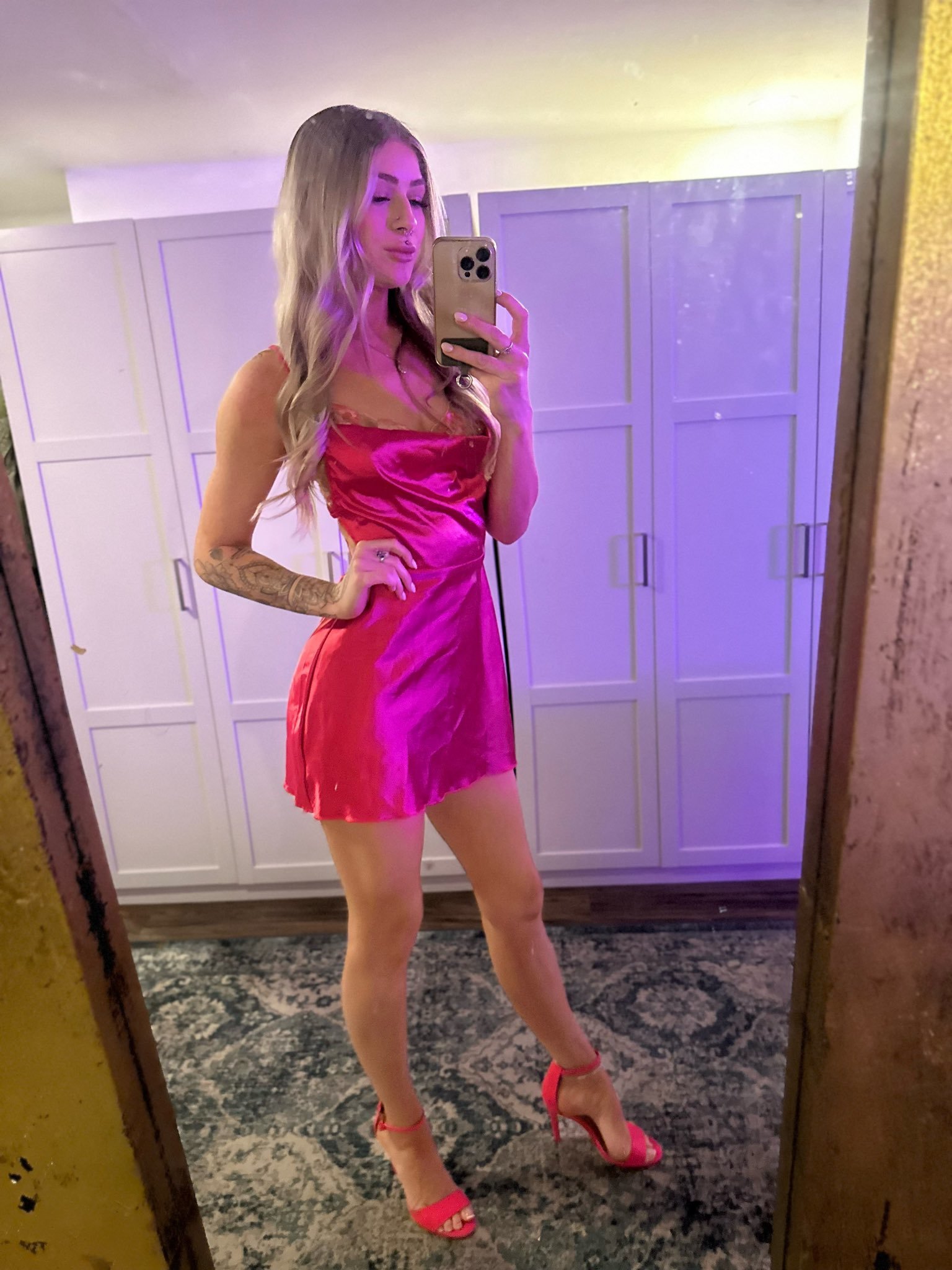 Cecelia Sommer's feet