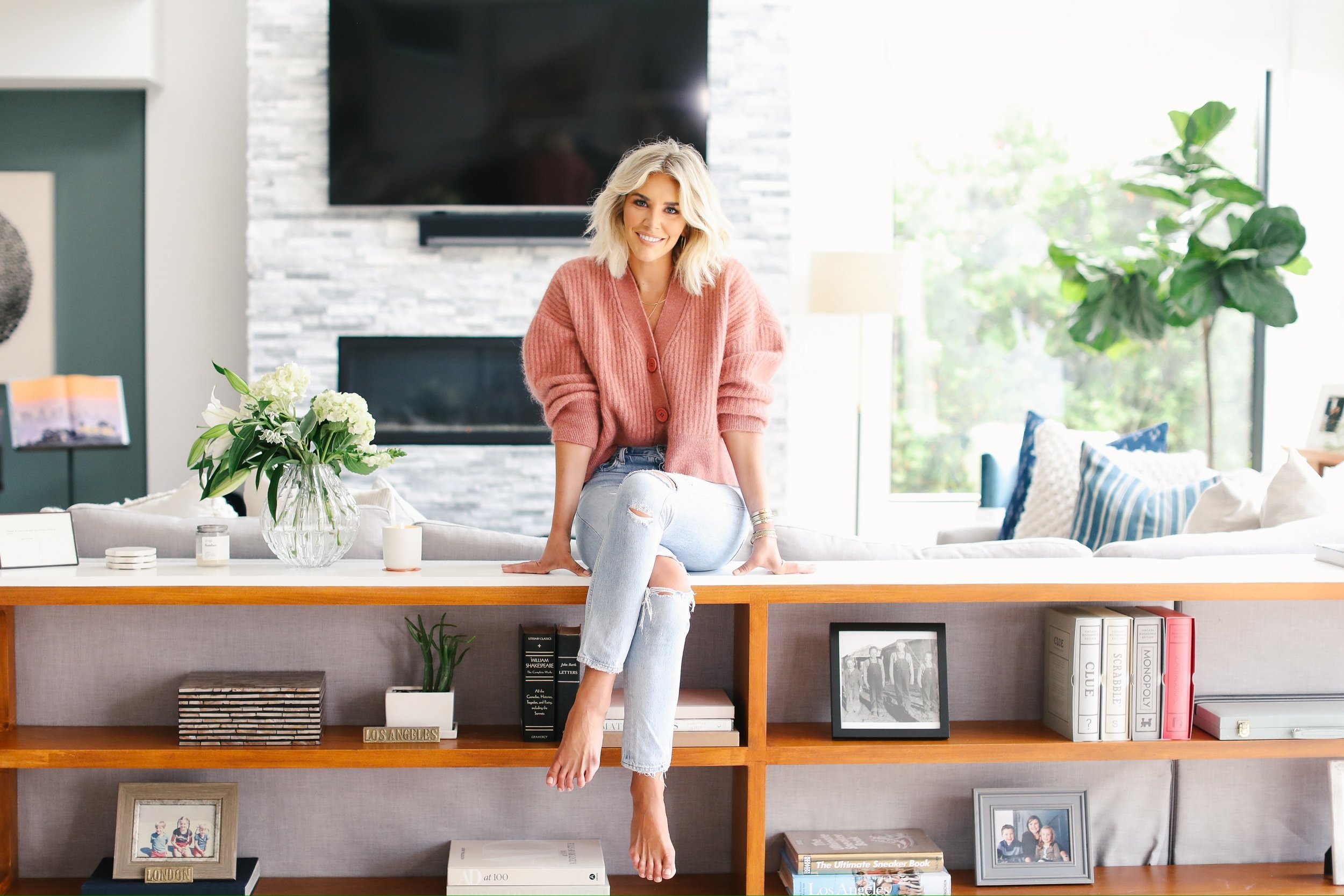 Charissa Thompson's Feet << wikiFeet