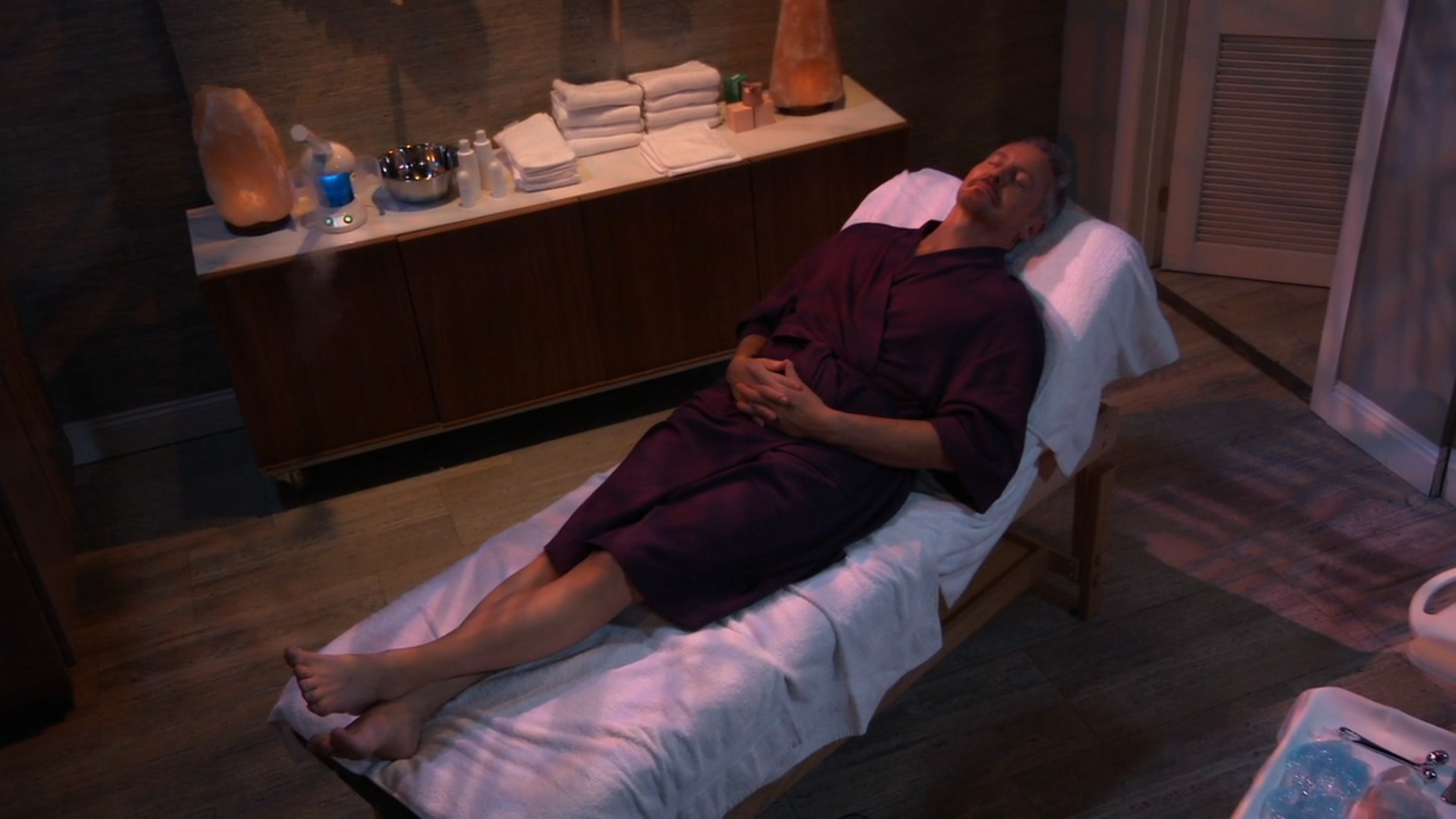 Charles Mesure's feet