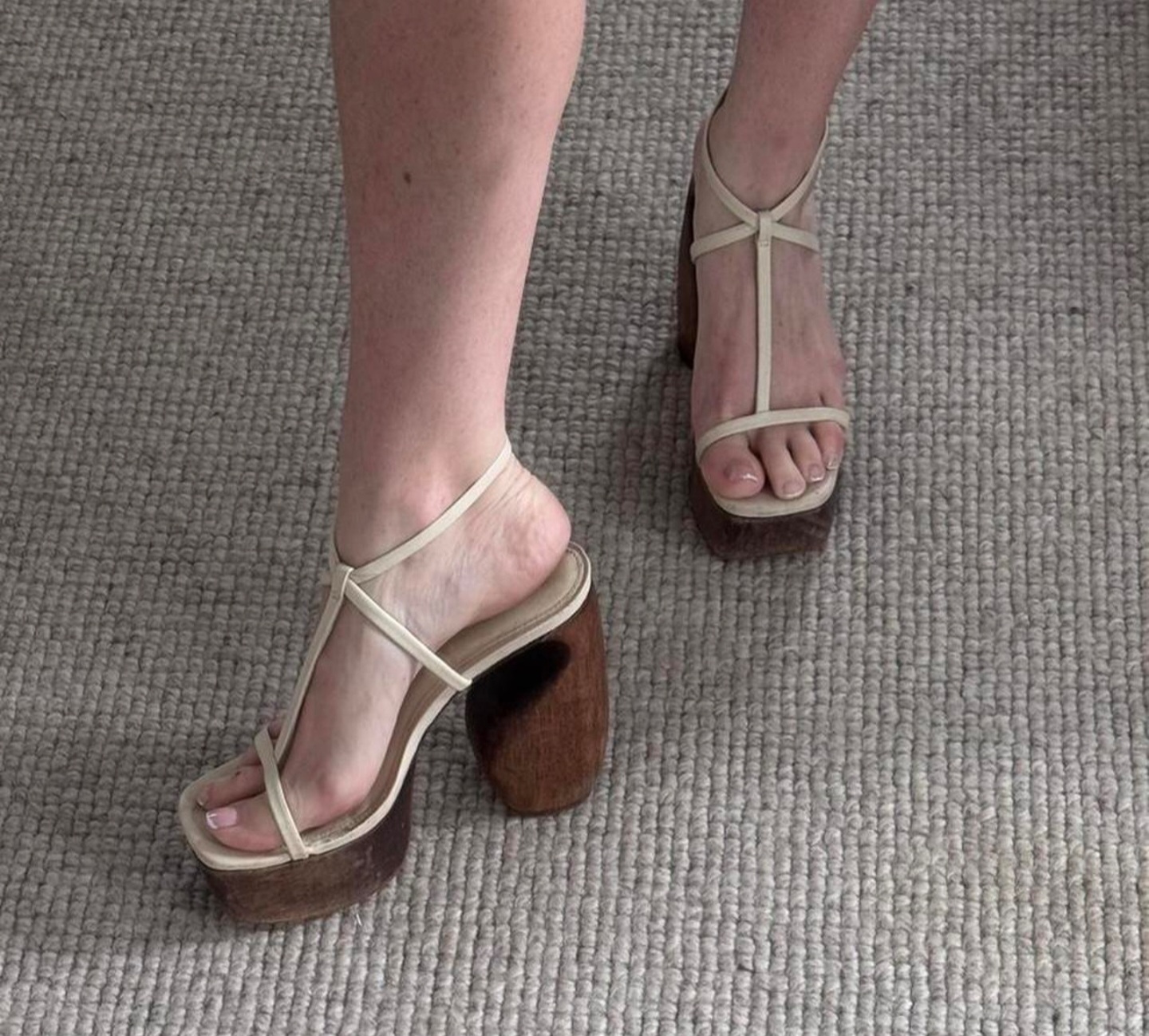Charlotte Chimes's feet