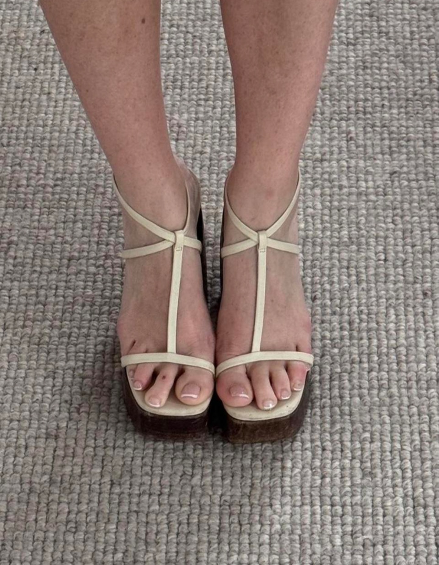 Charlotte Chimes's feet