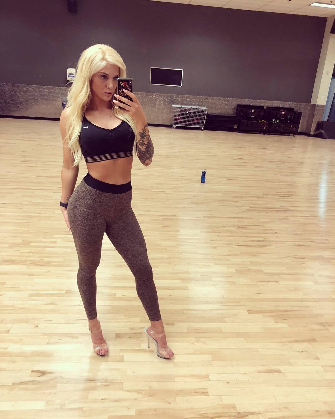 Christina Savoy's feet