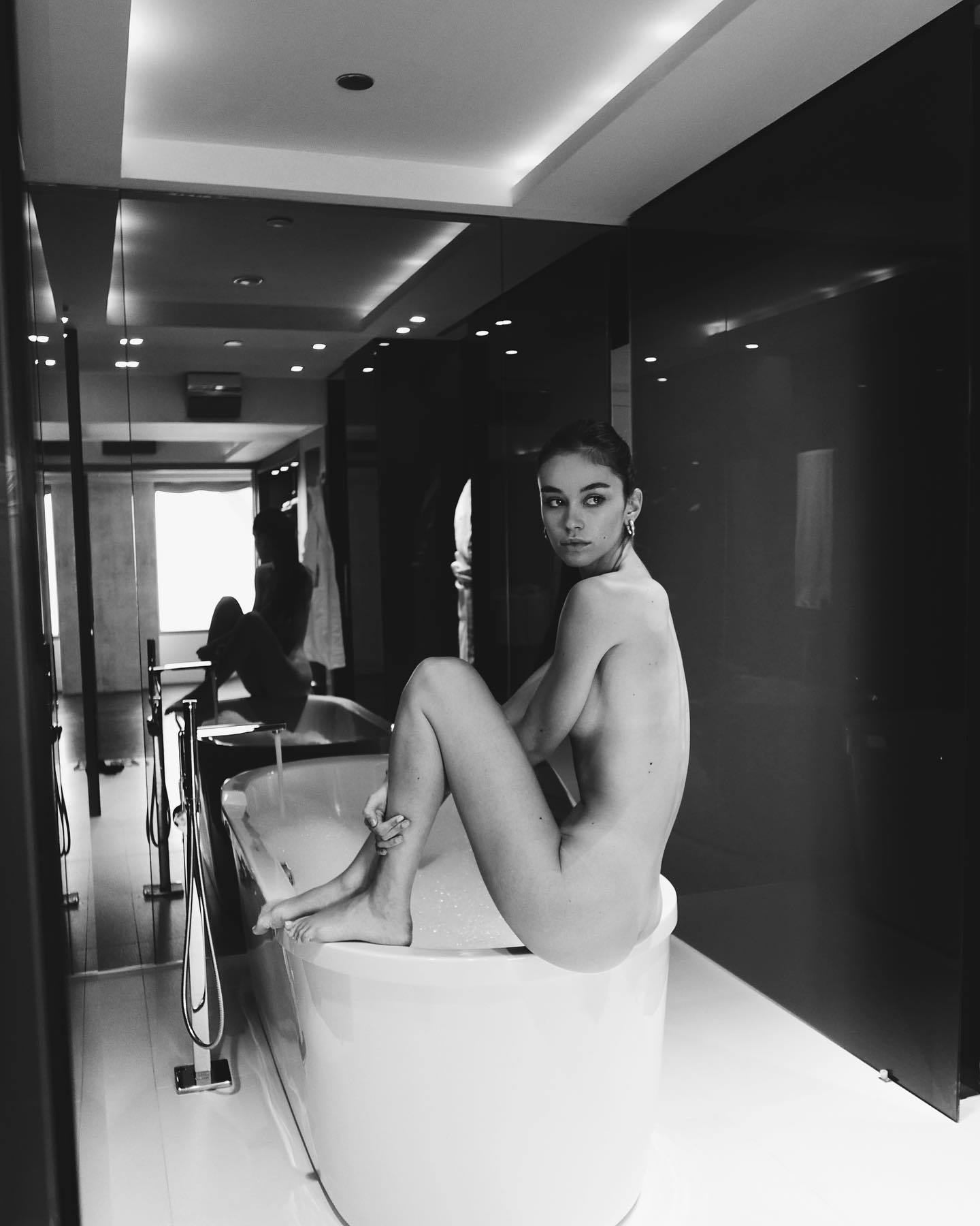 Clara Chaín's Feet << wikiFeet