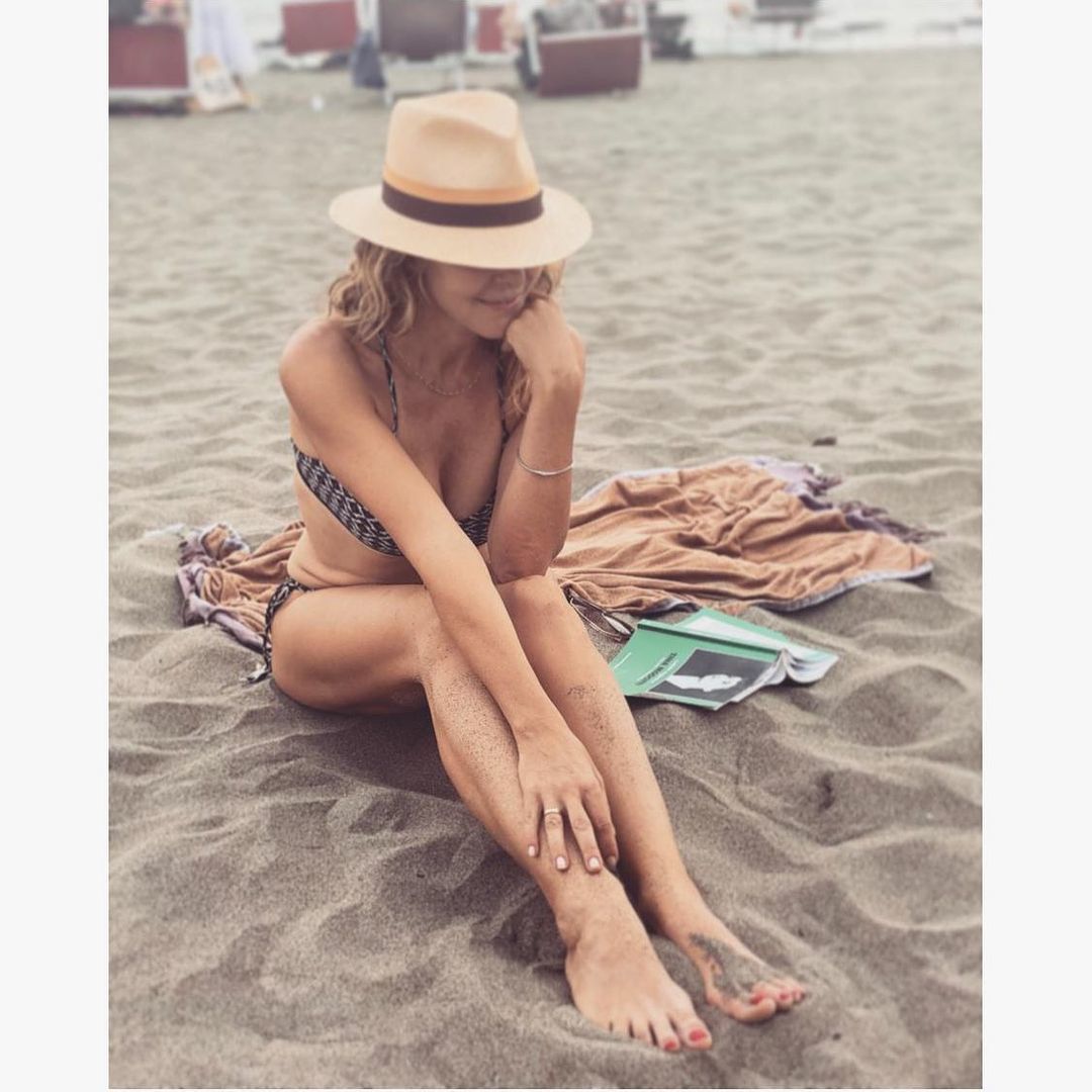 Kristin Cavallari Flaunts Her Curves In A Fierce Tiger Bikini - z4ib0ru