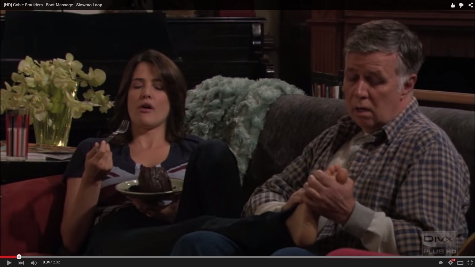 Cobie Smulders foot massage (screencaps x6) - The MousePad