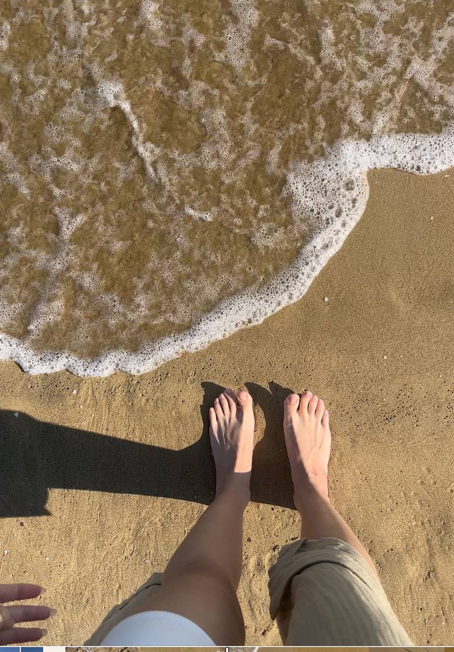 Feet of Dana Taranova